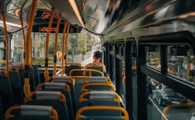 Bezpłatna komunikacja miejska w Tomaszowie Mazowieckim  kto może jeździć za darmo i jak wyrobić kartę?