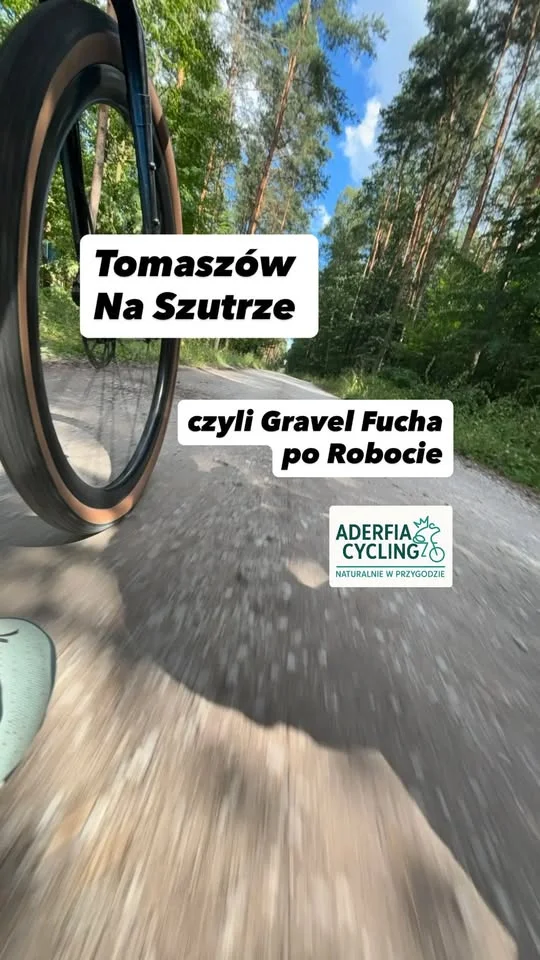 Obrazek przedstawia grafikę promocyjną wydarzenia Wieczorna przejażdżka gravelowa po szutrach Tomaszowa