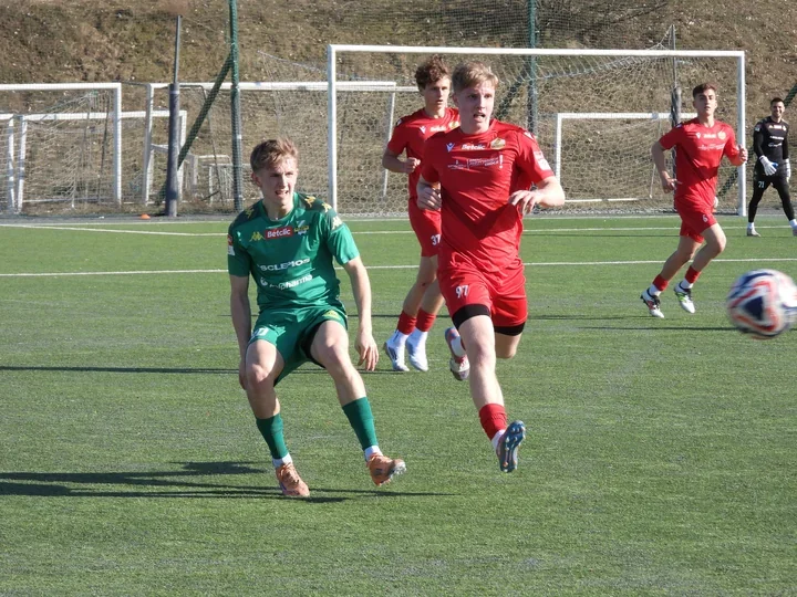 Lechia bez zwycięstwa – remis z Wartą Sieradz na stadionie przy Nowowiejskiej