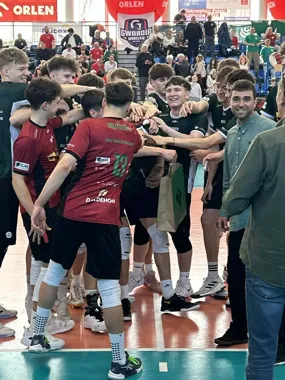 Lechia juniorów w półfinale mistrzostw Polski po pięciosetowym boju z Gwardią