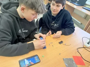 Siódmoklasiści ze Szkoły Podstawowej nr 6 składali własny klucz do kosmosu