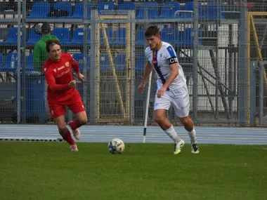 Lechia wypuściła przewagę, ale wyjazdowy triumf dał jej świąteczny oddech