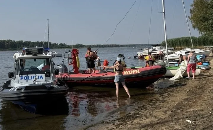 Jedna burza, dwie interwencje policji. Załogi utknęły na Zalewie