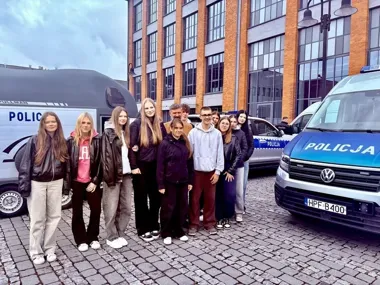 Mundur przyciągnął młodych do Łódzkiej Strefy - policja pokazała konie i skuter